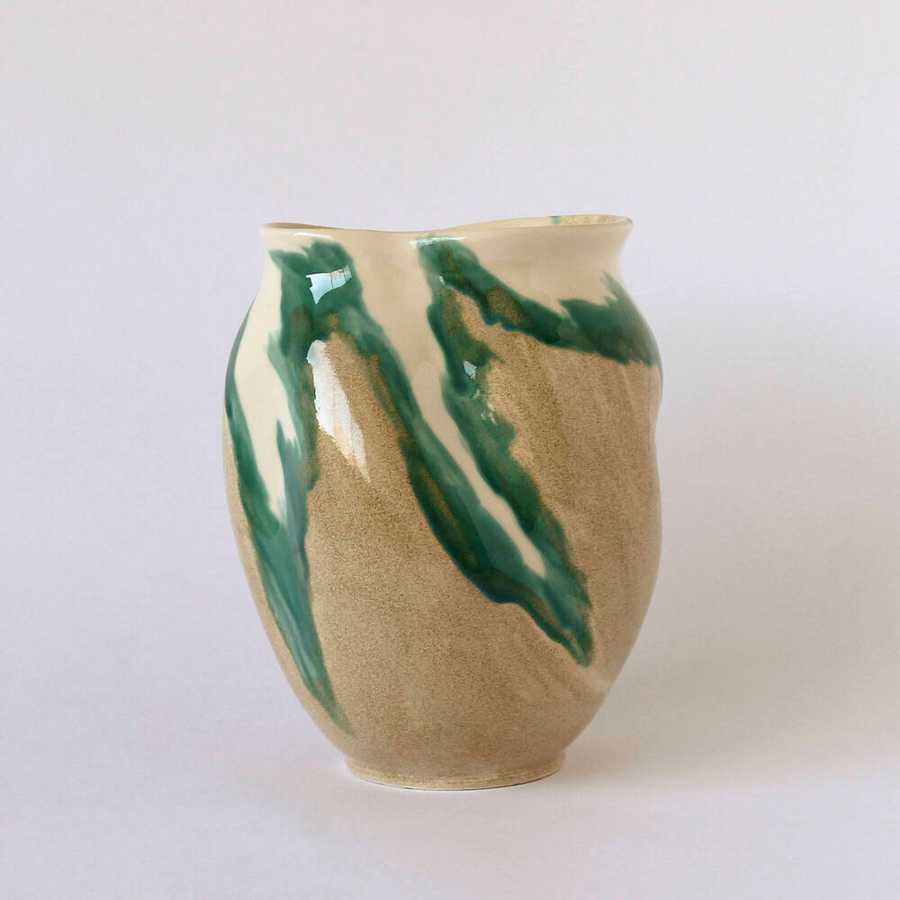 functional/vases/ceramics-nature/7 - image - 0